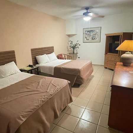 Hotel El Dorado Sabinas Eksteriør billede