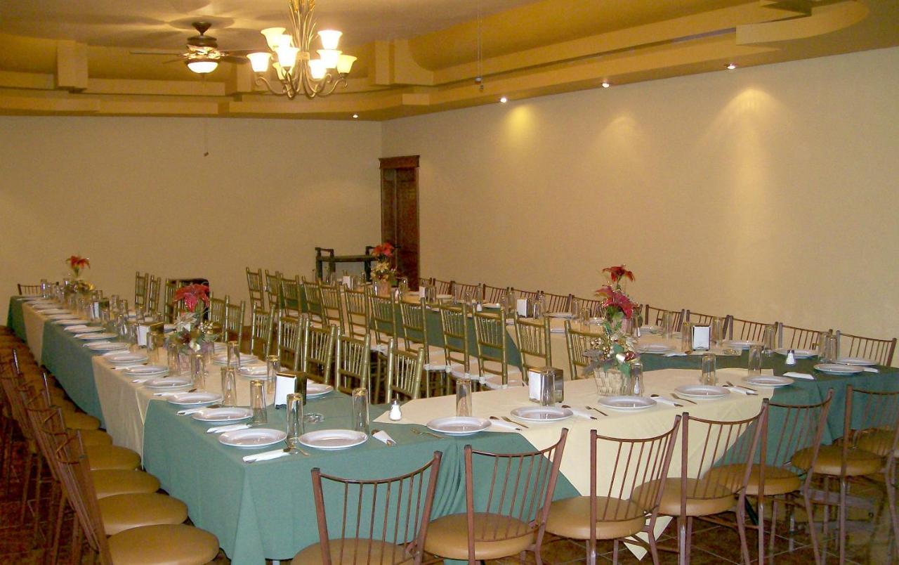 Hotel El Dorado Sabinas Eksteriør billede